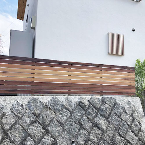 ウエスタンレッドシダー フェンス材 1x4 施工写真