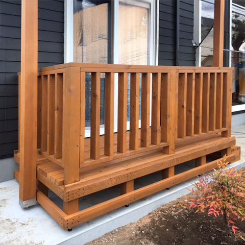 ウエスタンレッドシダー デッキ材 2x4 施工写真