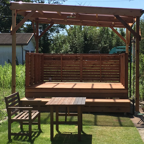 ウエスタンレッドシダー デッキ材・角材 4x4 施工写真