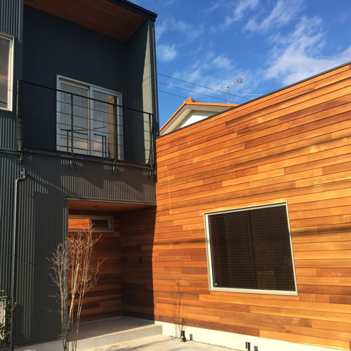 ウエスタンレッドシダー 外壁 施工写真