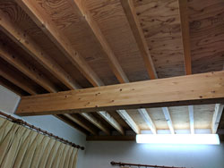 ウエスタンレッドシダー羽目板を天井に使用